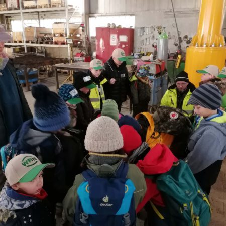 Ertasten der Abbauprodukte in der Werkstatt.